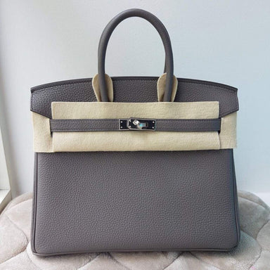 The French Hunter - Hermès Kelly 25 Gris Mouette Togo Palladium