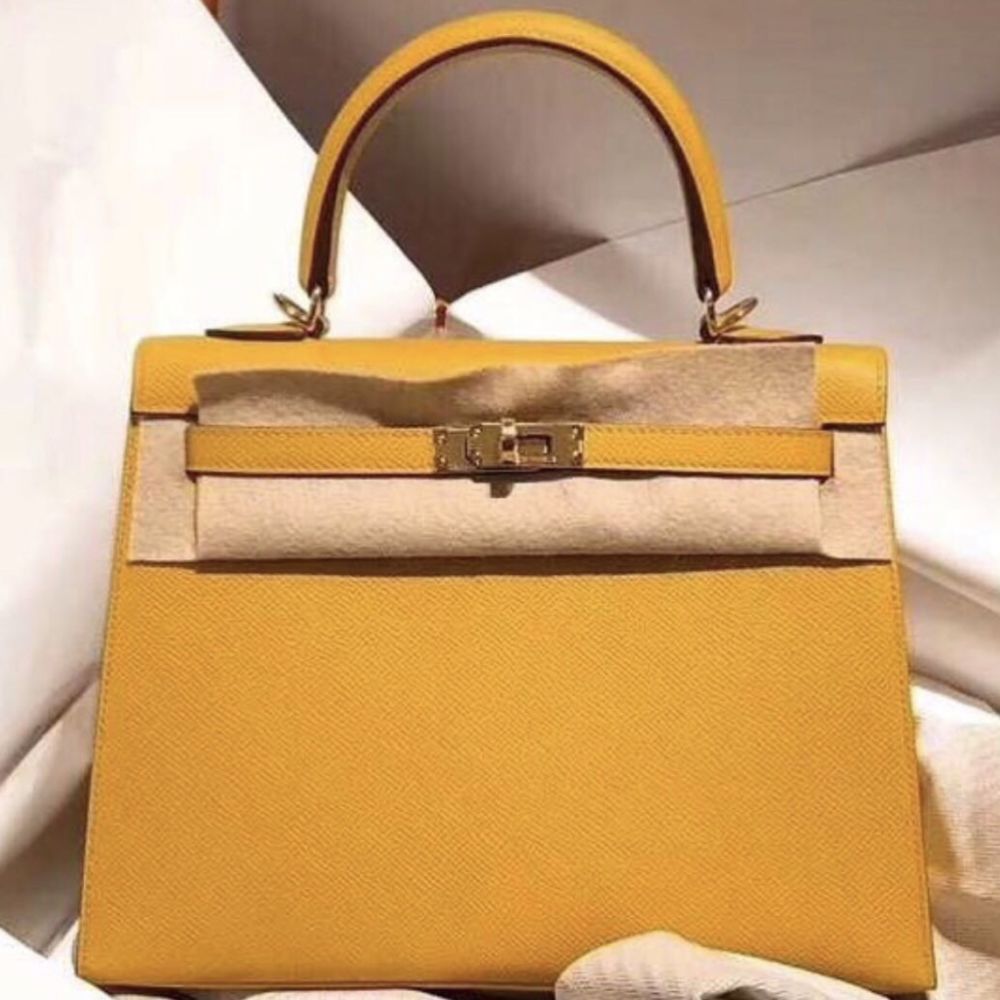 Hermès Kelly 25 Jaune Ambre Sellier Epsom Gold Hardware GHW — The ...