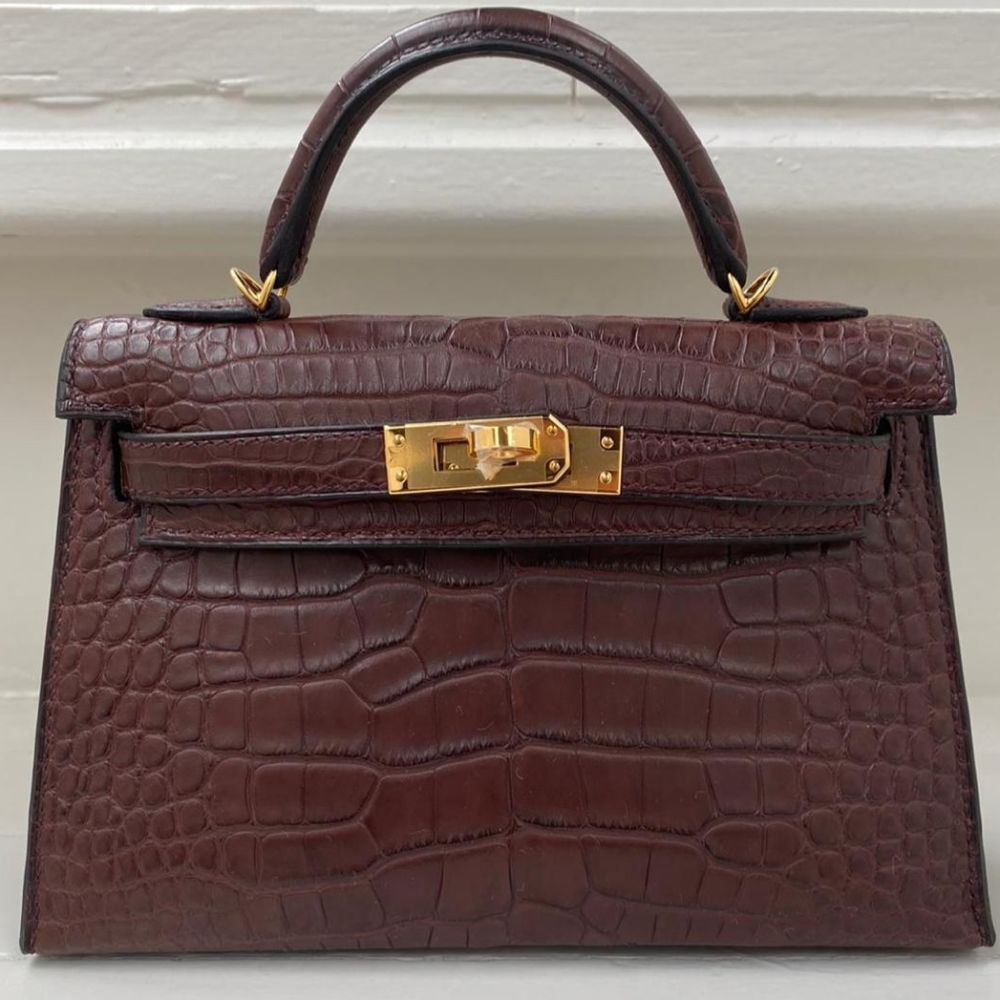HERMÈS, CHOCOLATE BROWN KELLY 35 IN MATTE MISSISSIPPIENSIS ALLIGATOR  LEATHER WITH GOLD HARDWARE, 2010, Handbags and Accessories, 2020