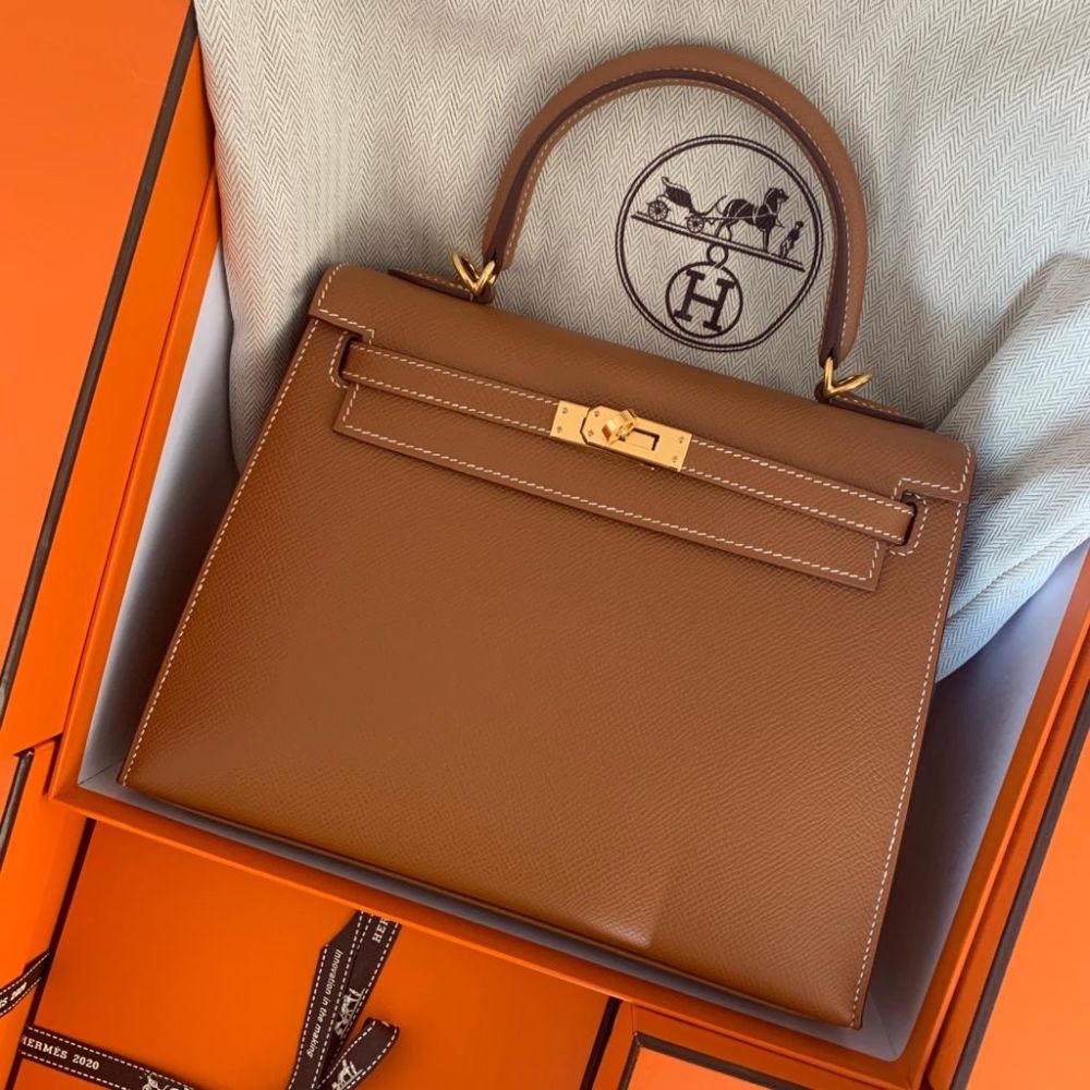 Hermès Gold Kelly 25 Sellier GHW at the best price