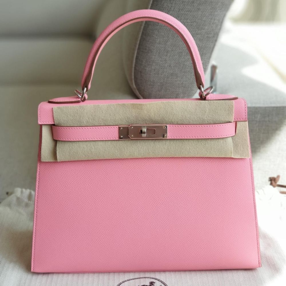 HERMÈS  ROSE CONFETTI EPSOM KELLY SELLIER 28 WITH GOLD HARDWARE
